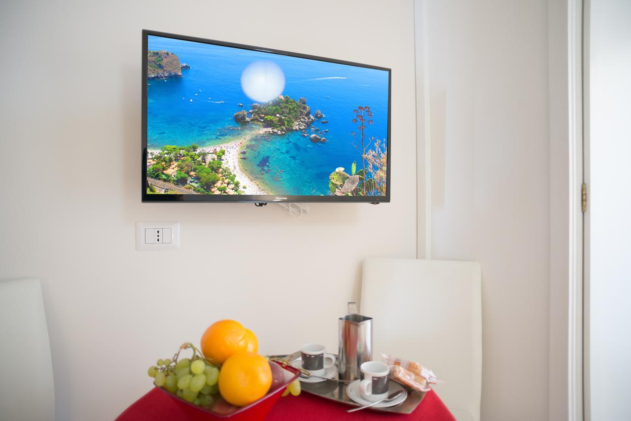 Bed and Breakfast Riva Del Sol Санта-Тереза-ді-Рива Екстер'єр фото