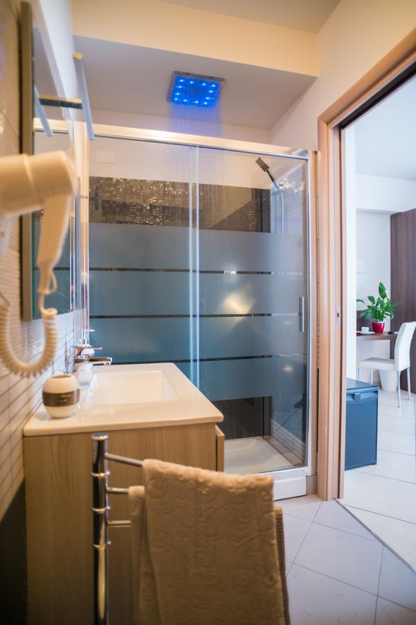 Bed and Breakfast Riva Del Sol Санта-Тереза-ді-Рива Екстер'єр фото