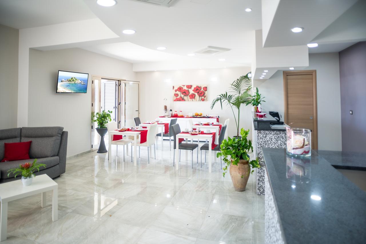 Bed and Breakfast Riva Del Sol Санта-Тереза-ді-Рива Екстер'єр фото