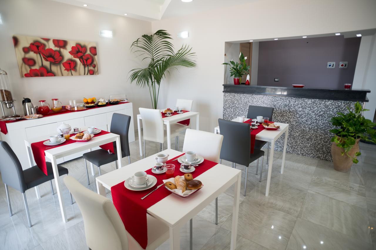 Bed and Breakfast Riva Del Sol Санта-Тереза-ді-Рива Екстер'єр фото